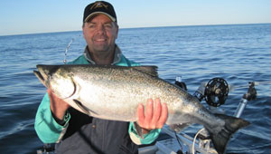 Show 25: Salmon Derbies, Attractants, Canadian Tire Hunting, iCAST Highlights